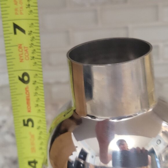 Vintage Stainless Steel 18-8 Cocktail Shaker With Built-In Strainer & Lid - Picture 10 of 10